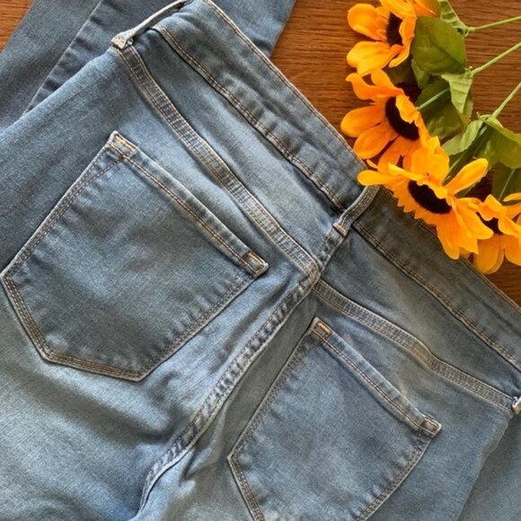 Old Navy Rockstar Mid-Rise‎ Size 10 Jeans - Picture 14 of 14